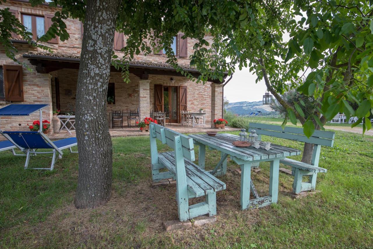 Agriturismo Le Castella Bed & Breakfast Потенца Пичена Екстериор снимка