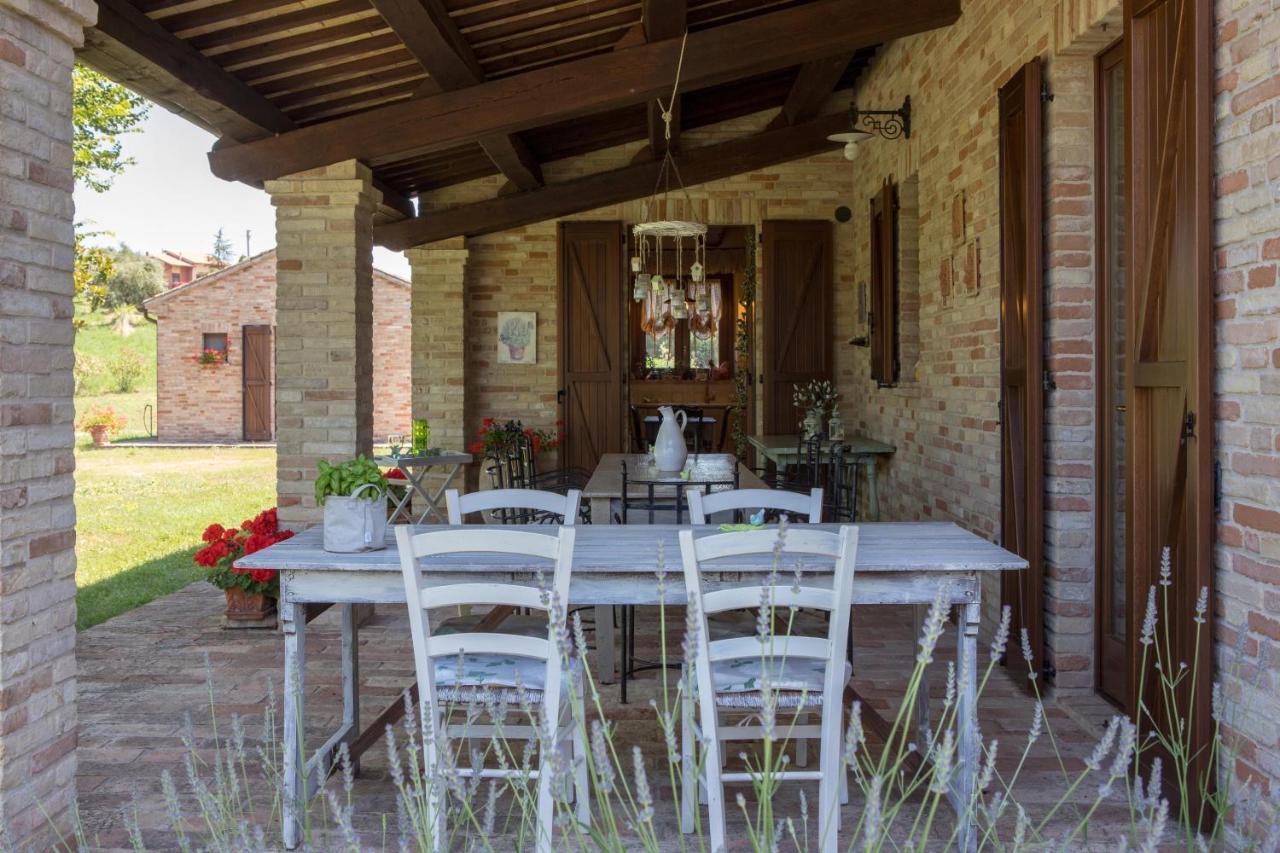 Agriturismo Le Castella Bed & Breakfast Потенца Пичена Екстериор снимка