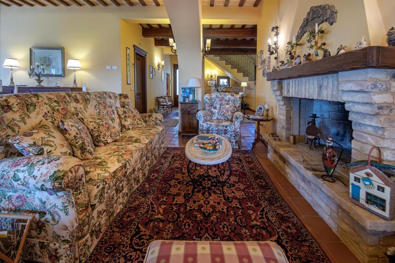 Agriturismo Le Castella Bed & Breakfast Потенца Пичена Екстериор снимка